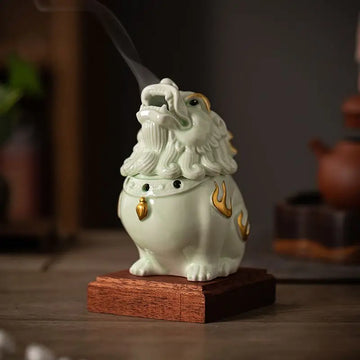 New decorative item: Ceramic incense burner, creative and retro PI Xiu incense burner, home decoration