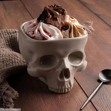 Retro Porcelain Skull Pasta Bowl - Gothic Halloween Tableware, Unique Ceramic Bowl for Noodles, Salad, Candy & Tabletop Decor!
