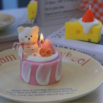 Aromatic Bear Dessert Candle Sweet Scented Candle with Cute Design for Soothing Aromatherapy Perfect for Birthday Holiday Gift