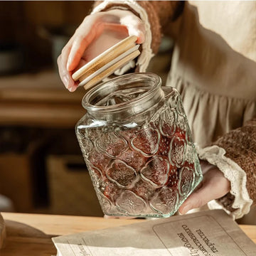 Storage Jar Household Large Food Grade Embossed Sealed Jar Tea and Miscellaneous Grains Collection Glass Jar with Lid