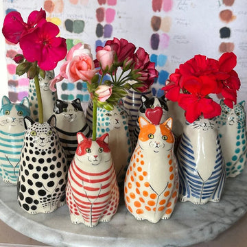 Creative Resin Cat Shaped Unique Vase Home Decoration Crafts Ornament Cat Enthusiast Statues 1 Pcs