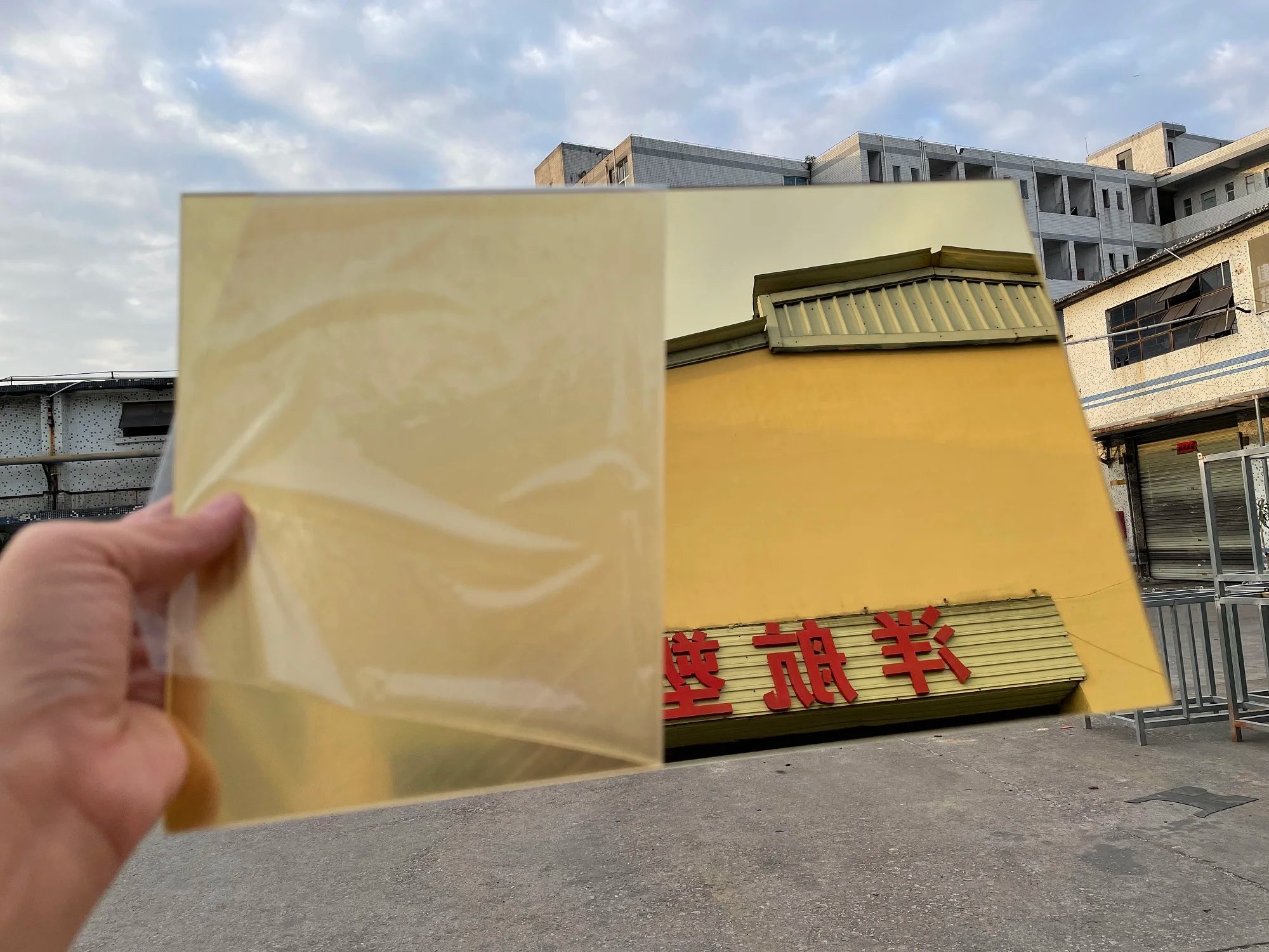 1.6mm Thick Self-Adhesive Light Gold Mirrors Desk Tray Display Childroom Decor Party Advertising DIY Art Crafts 200x300mm