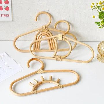 1Pcs Baby Hangers Infant Kids Portable Non-slip Bamboo Cute Clothes Organizer Coats Rack Towel Scarfs Windproof Pet Dog Cat Gift